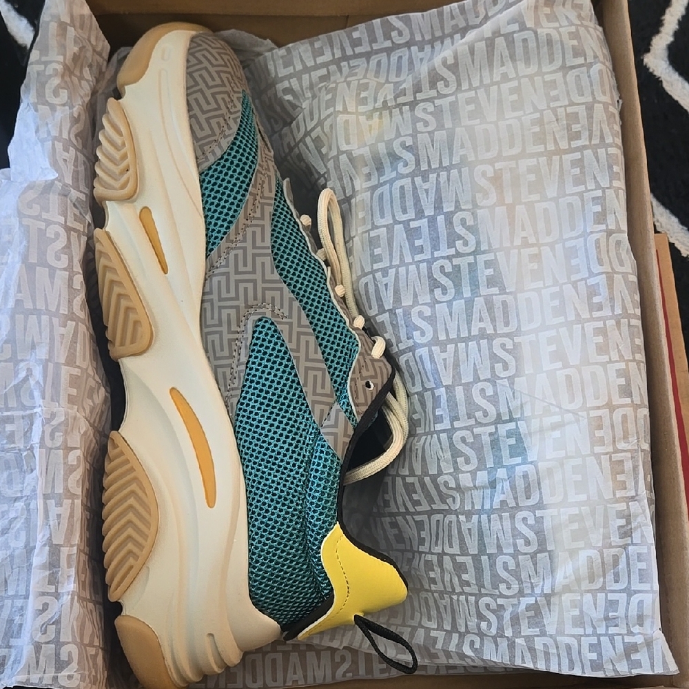 Steve Madden Beige and Teal Athletic Shoes